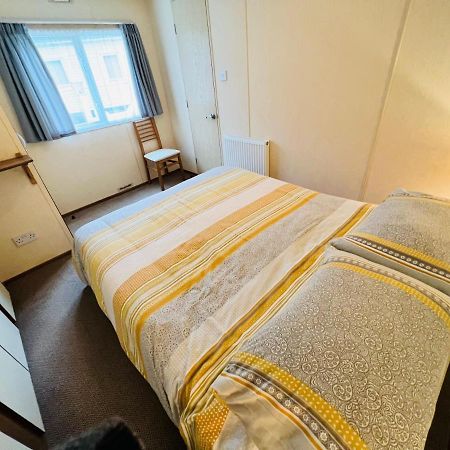 2 Bedroom Caravan Nv16, Lower Hyde, Shanklin, Isle Of Wight Exteriör bild