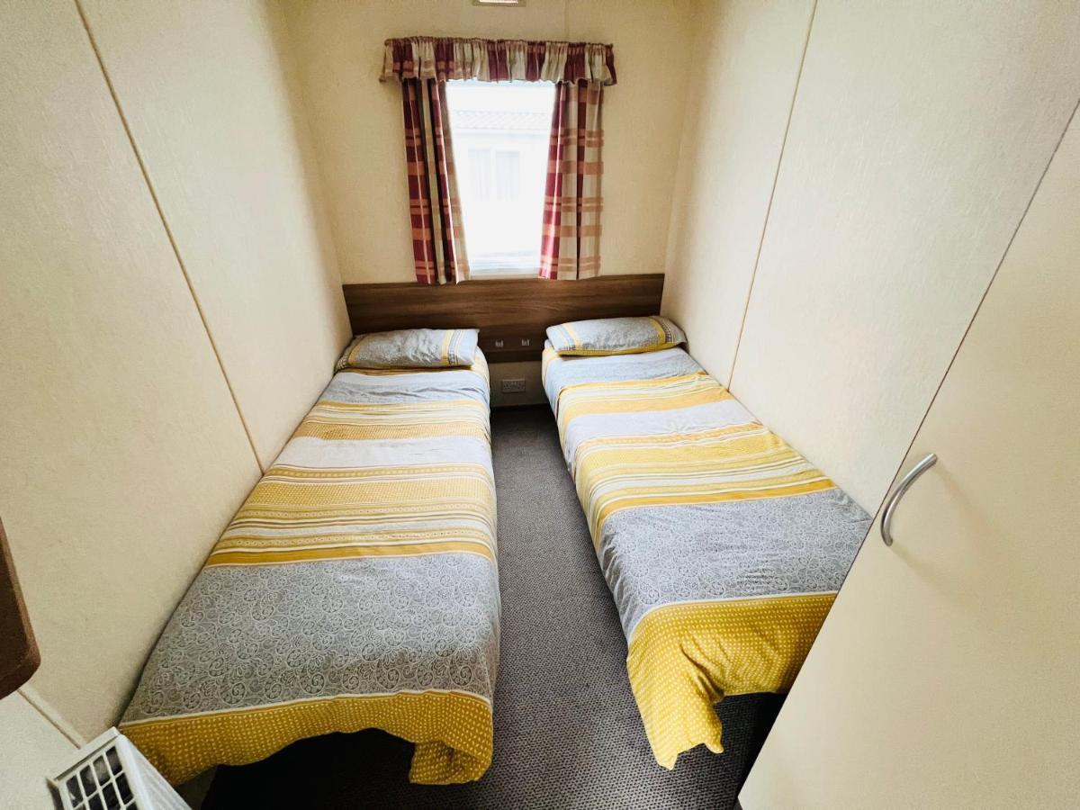 2 Bedroom Caravan Nv16, Lower Hyde, Shanklin, Isle Of Wight Exteriör bild