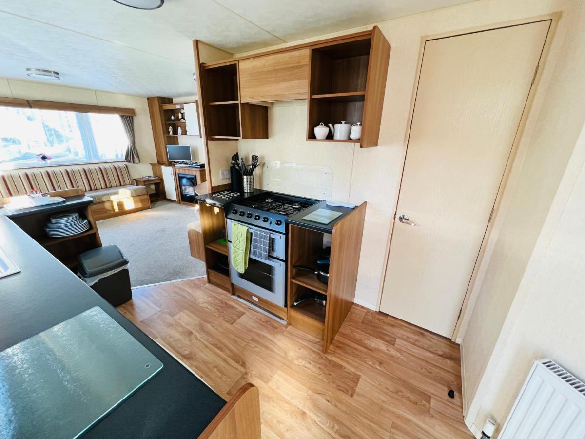 2 Bedroom Caravan Nv16, Lower Hyde, Shanklin, Isle Of Wight Exteriör bild