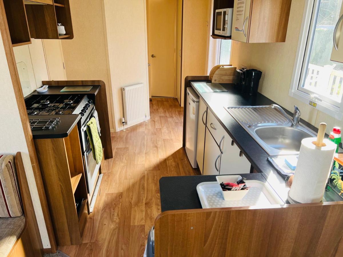 2 Bedroom Caravan Nv16, Lower Hyde, Shanklin, Isle Of Wight Exteriör bild